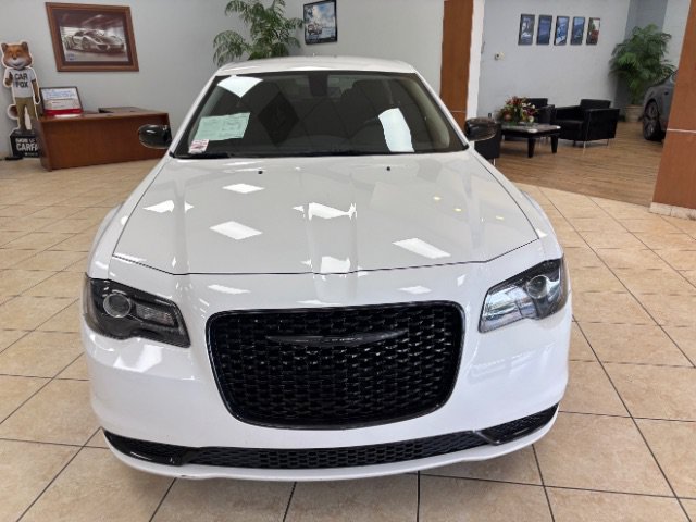 Used 2021 Chrysler 300 Touring w/ Sport Appearance Package RWD image 2