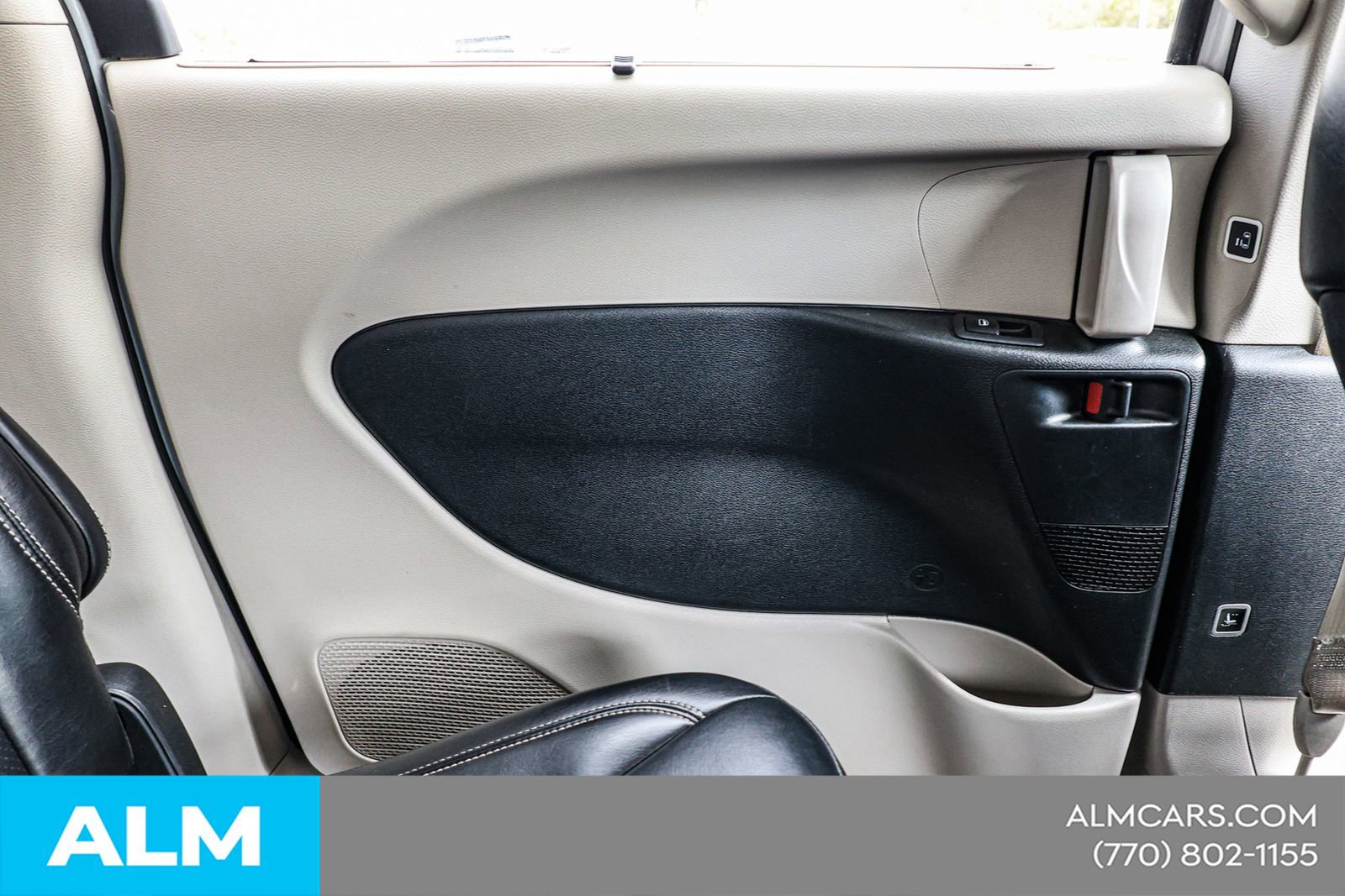 Used 2024 Chrysler Pacifica Touring-L image 42