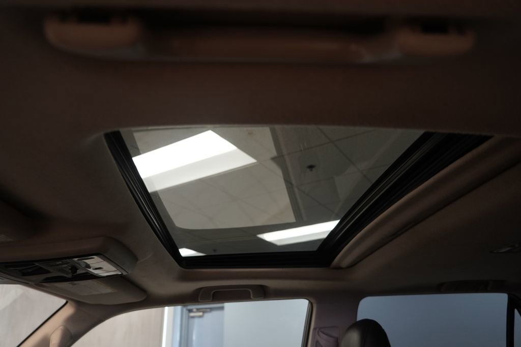 Used 2013 Toyota 4Runner SR5 w/ Premium Pkg image 3