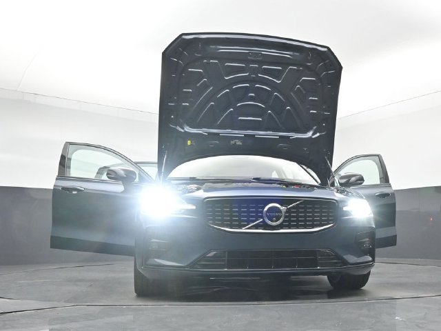 Certified 2024 Volvo S60 B5 Ultimate w/ Climate Package AWD/4WD image 54