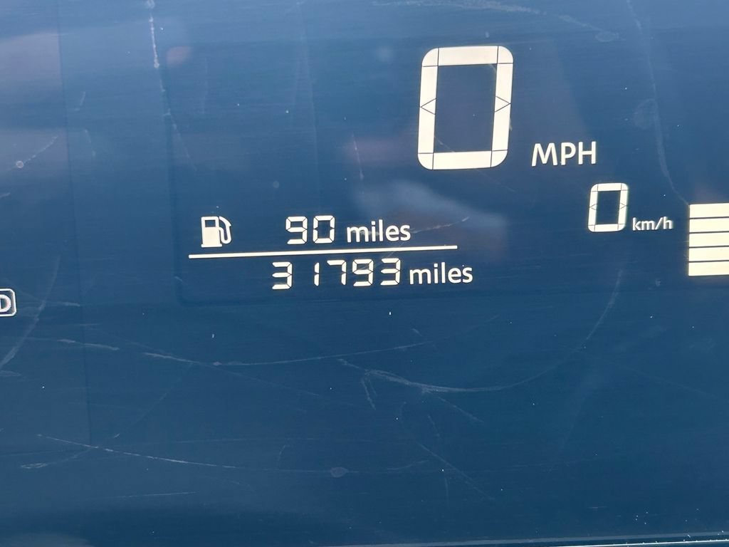 Used 2025 Nissan Kicks SV w/ Charging Package FWD image 30