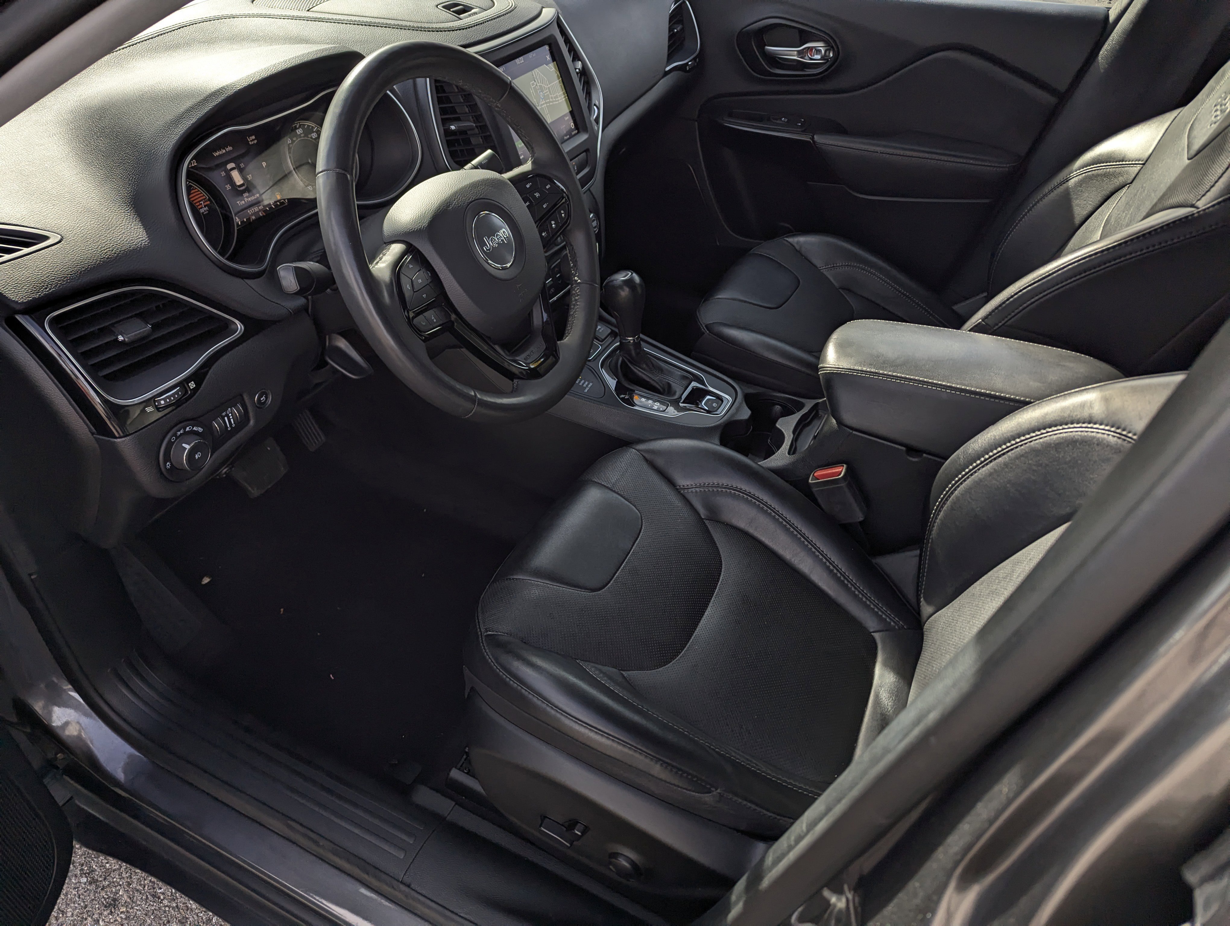 Used 2023 Jeep Cherokee Altitude Lux image 9