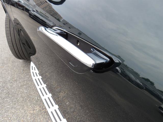 Certified 2023 Mercedes-Benz EQS 580 4MATIC SUV w/ Exclusive Trim Package image 26