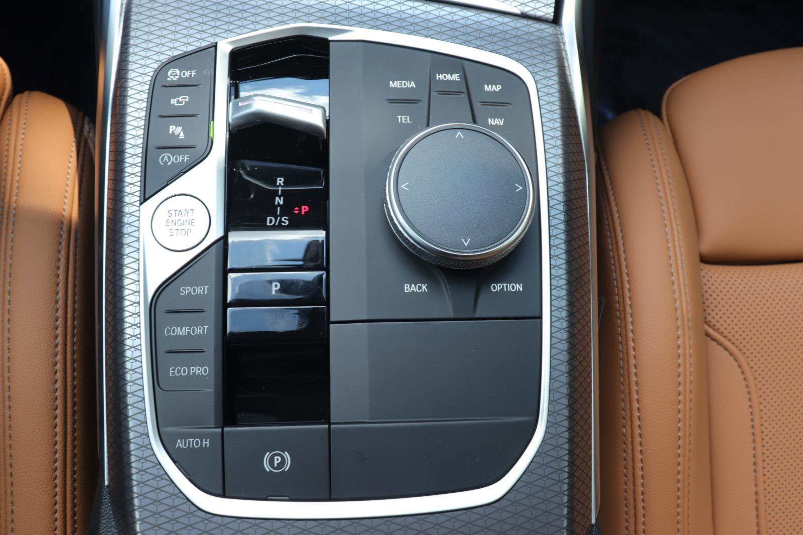 New 2025 BMW 330i Sedan w/ Convenience Package image 36