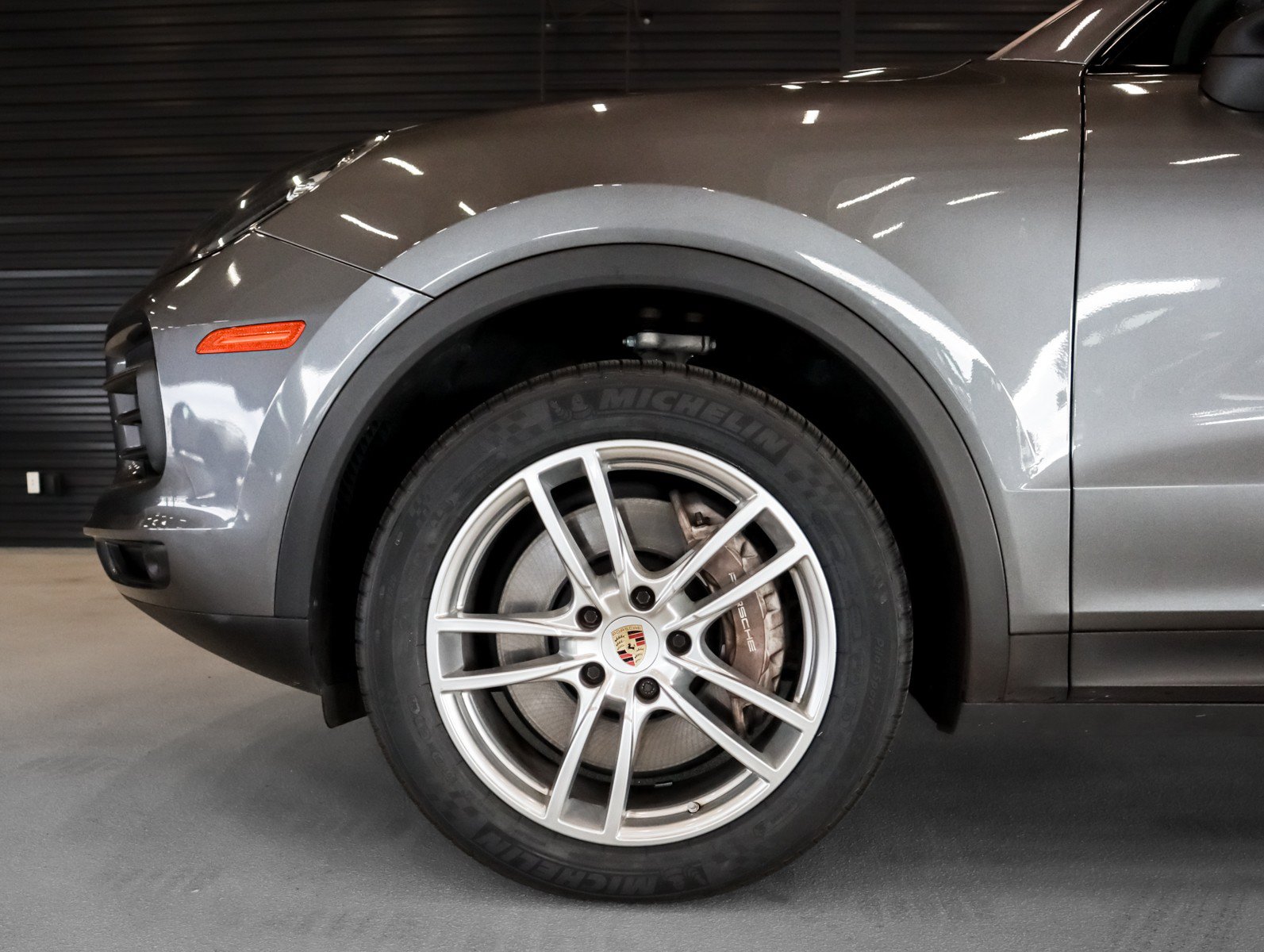 Used 2023 Porsche Cayenne AWD/4WD image 12