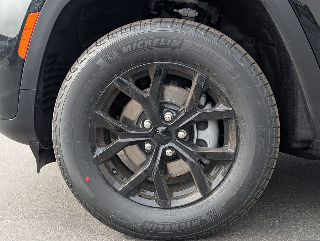 New 2026 Jeep Grand Cherokee Altitude image 5