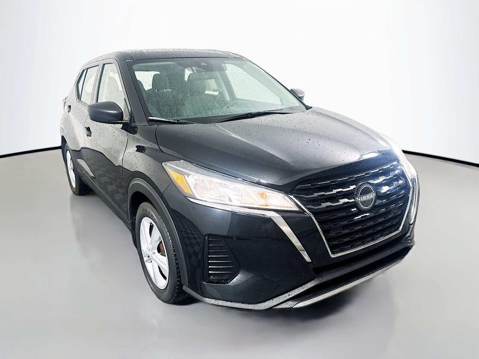 Used 2022 Nissan Kicks S FWD image 1