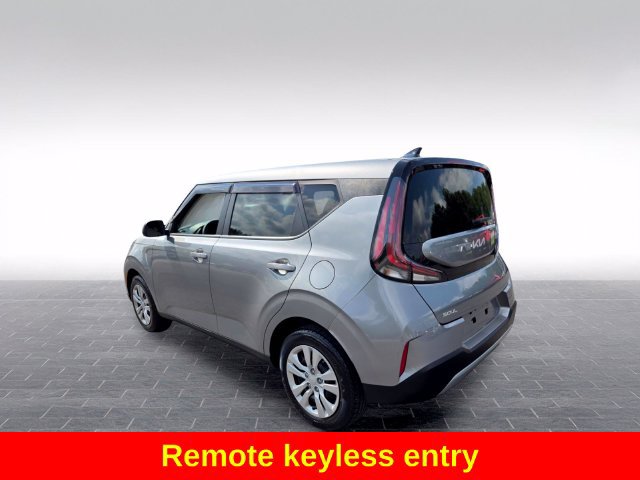 Used 2024 Kia Soul LX FWD image 6