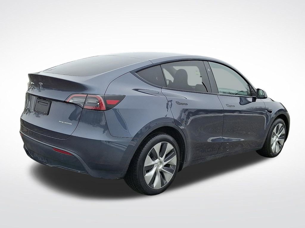 Used 2023 Tesla Model Y Long Range image 11