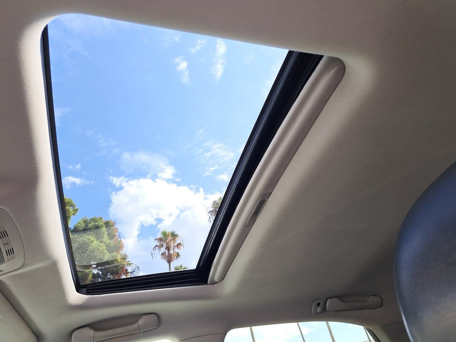Used 2014 Lexus RX 450h AWD image 32