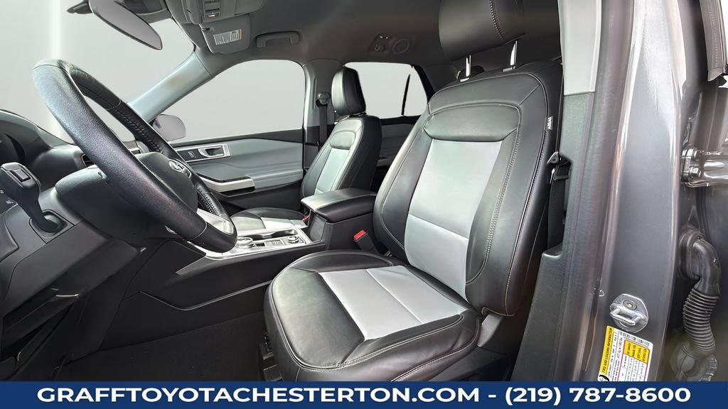 Used 2023 Ford Explorer XLT w/ Equipment Group 202A AWD/4WD image 22