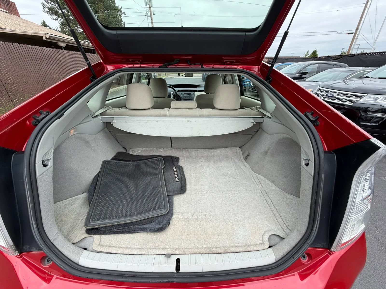 Used 2010 Toyota Prius Three w/ Preferred Accessory Pkg FWD image 11