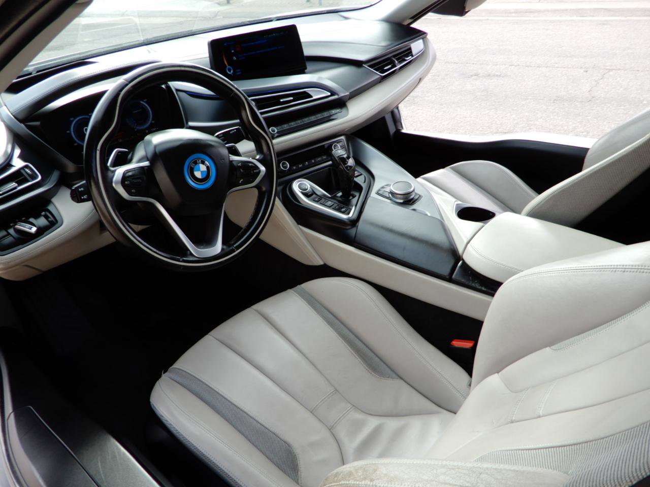 Used 2017 BMW i8 Coupe image 9