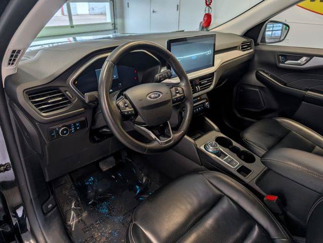 Certified 2024 Ford Escape Platinum AWD/4WD image 10