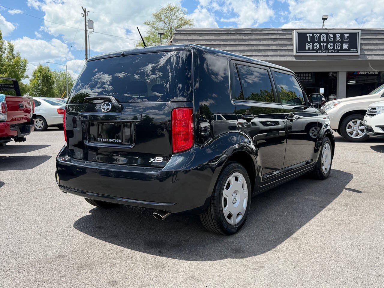 Used 2009 Scion xB FWD image 6