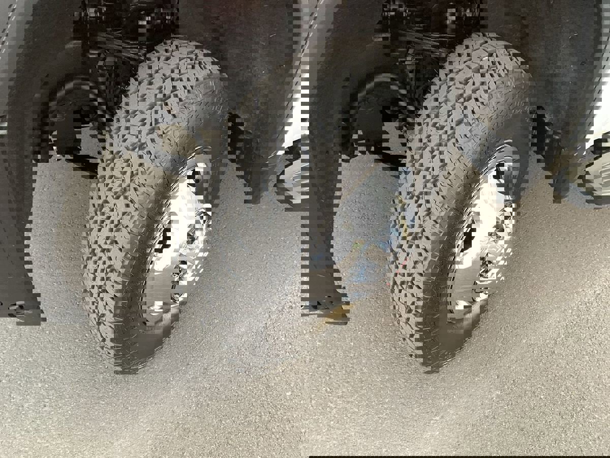 Used 2024 GMC Sierra 3500 SLT w/ SLT Premium Package image 12