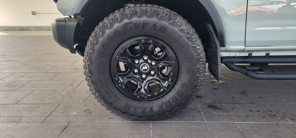 Used 2023 Ford Bronco Wildtrak image 10