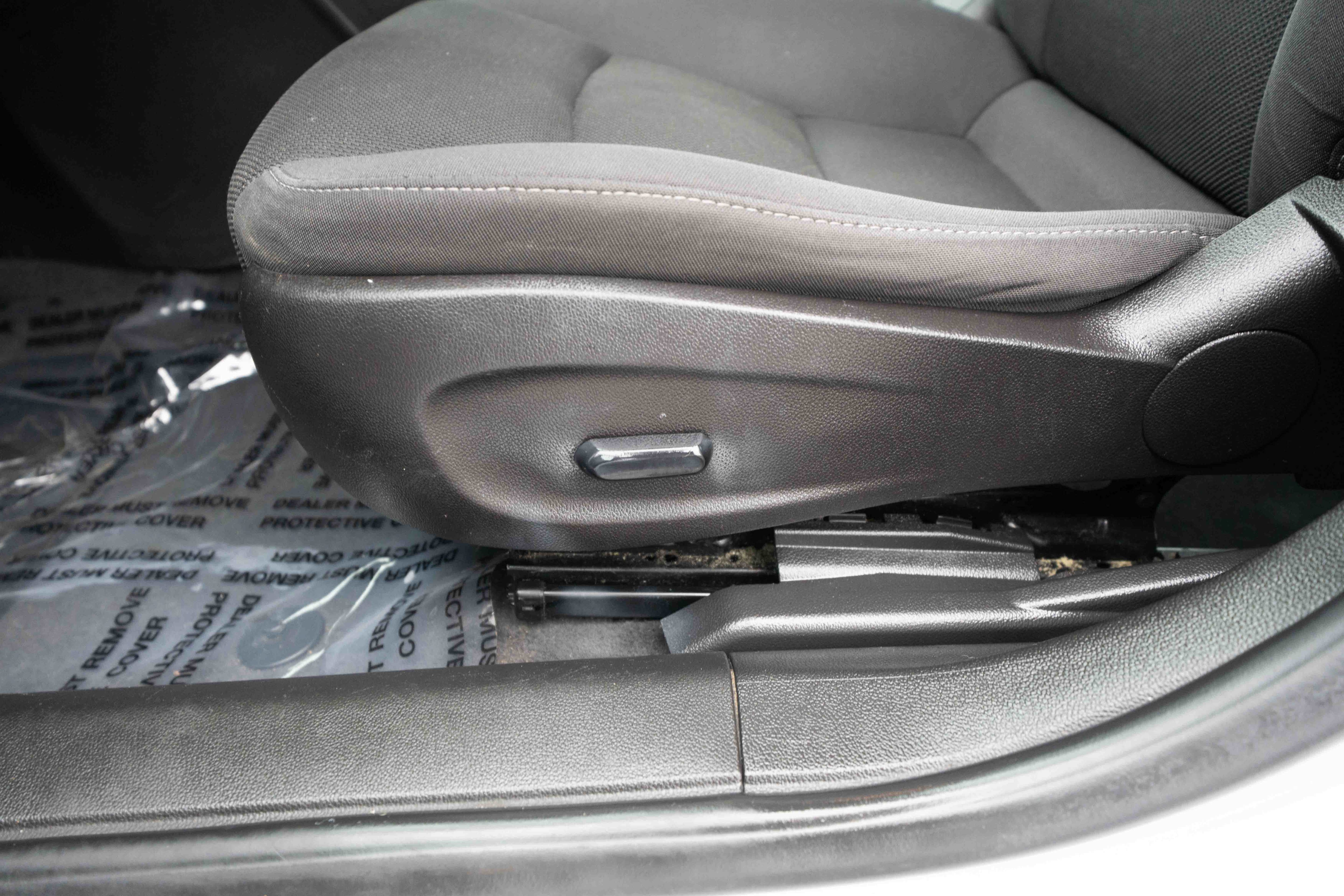 Used 2016 Chevrolet Cruze LT FWD image 12