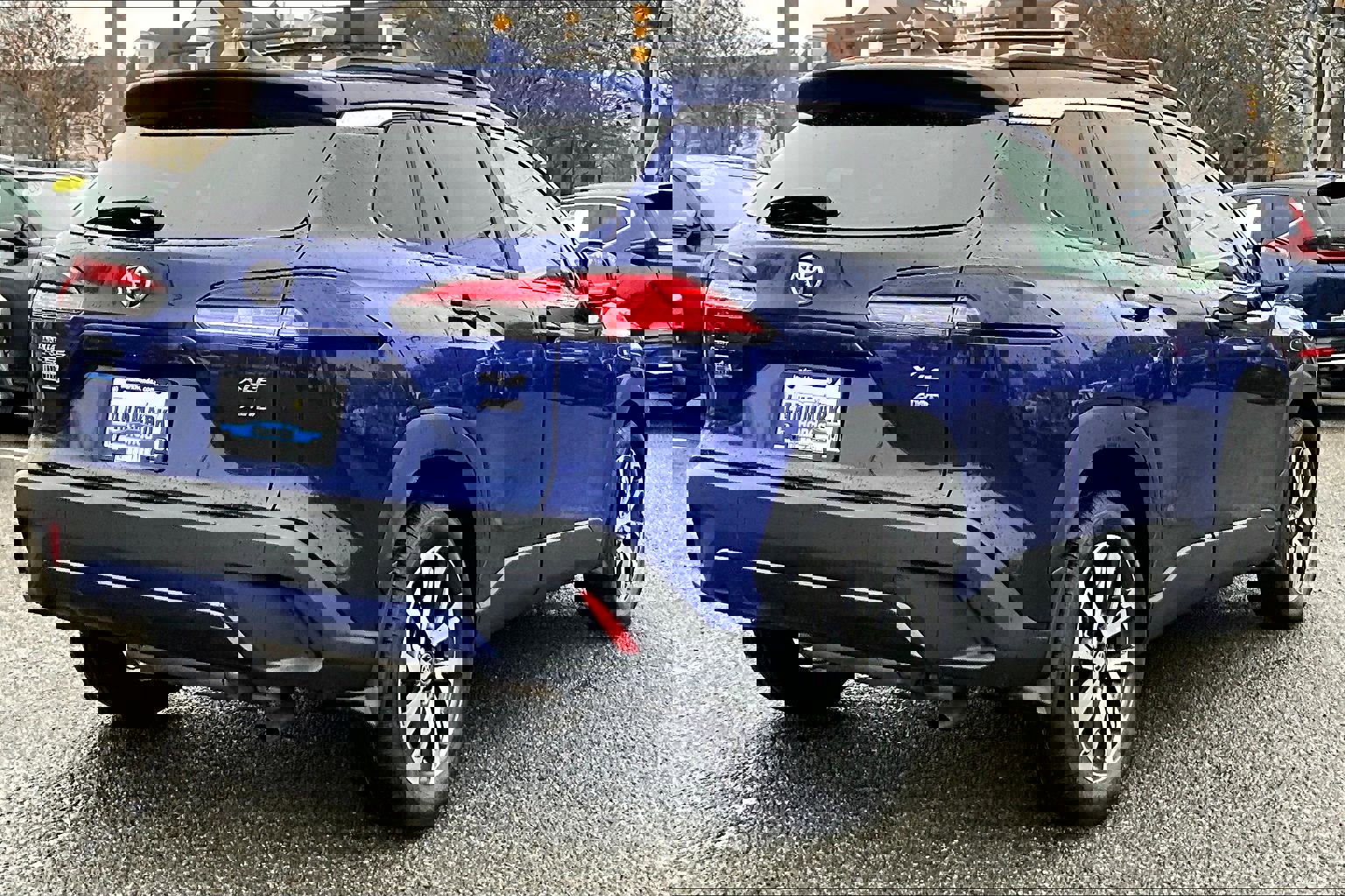 Used 2023 Toyota Corolla Cross XLE w/ Convenience Package image 2