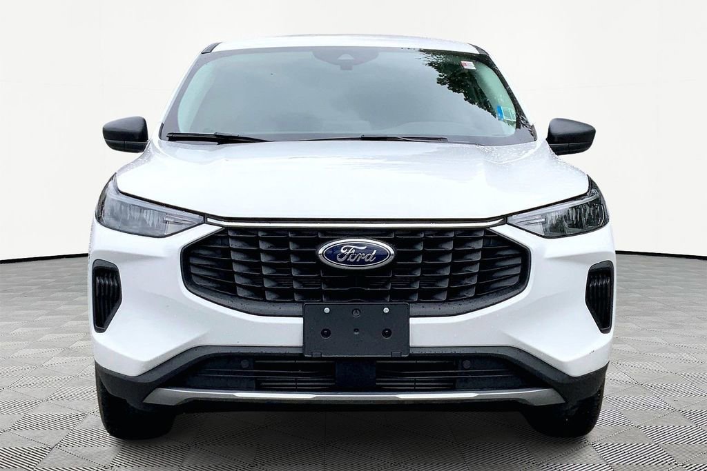 Used 2025 Ford Escape Active w/ Cold Weather Package image 2
