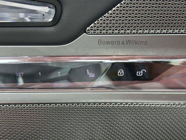 Used 2023 BMW 760i xDrive AWD/4WD image 19