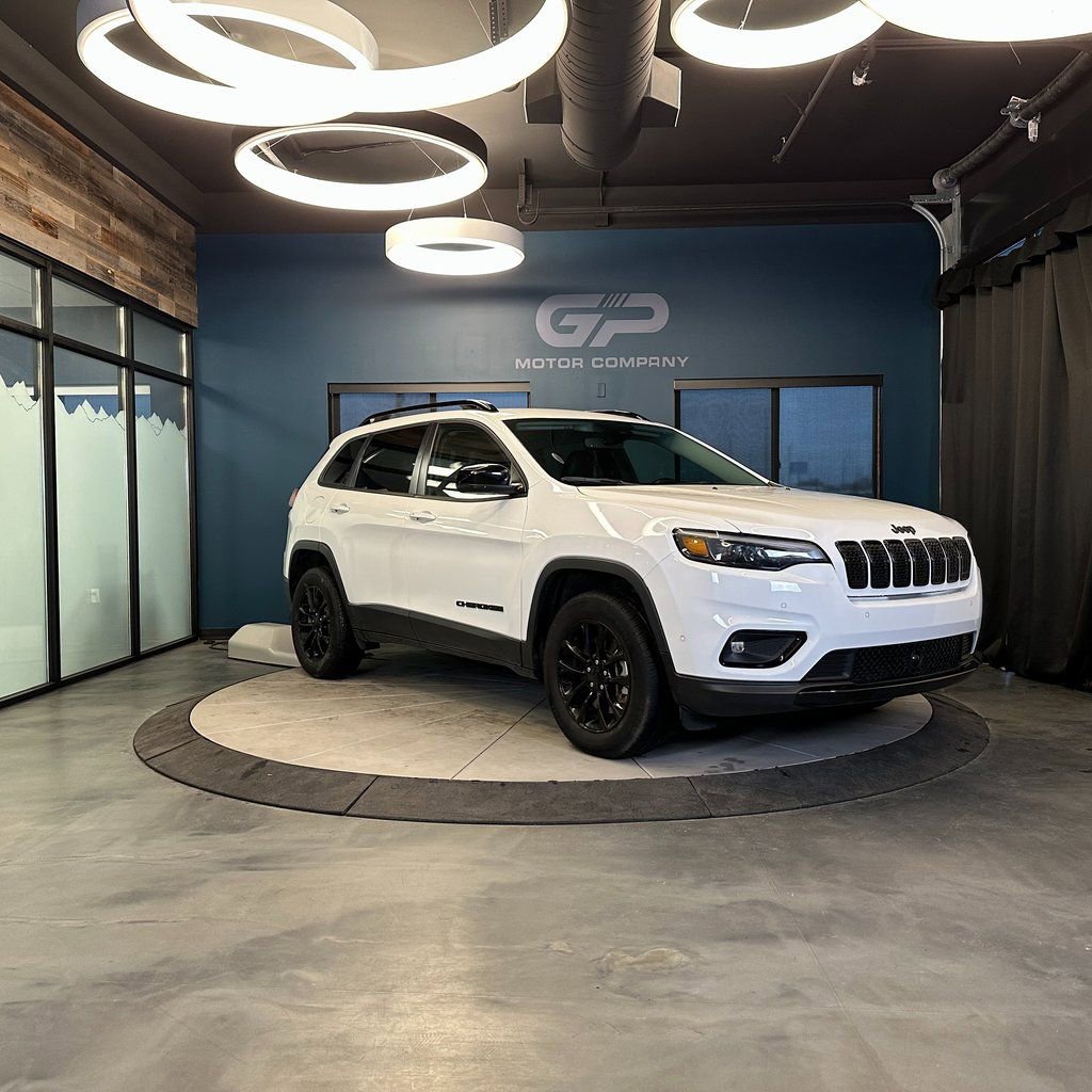 Used 2023 Jeep Cherokee Altitude Lux AWD/4WD image 1