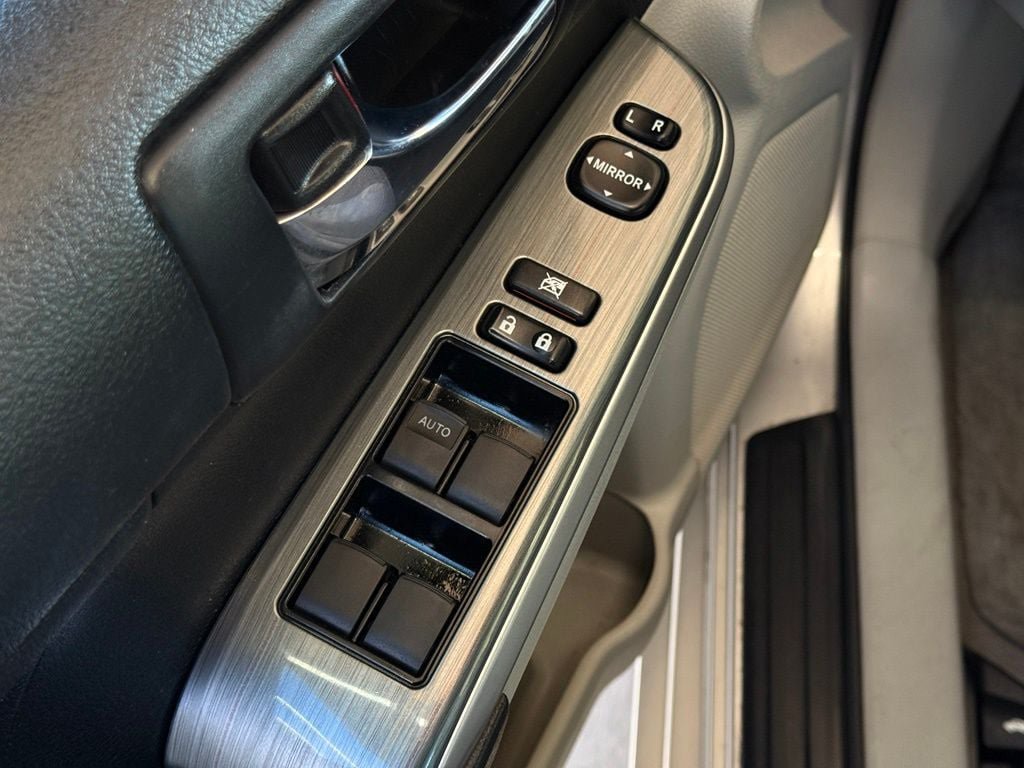 Used 2012 Toyota Camry LE FWD image 28