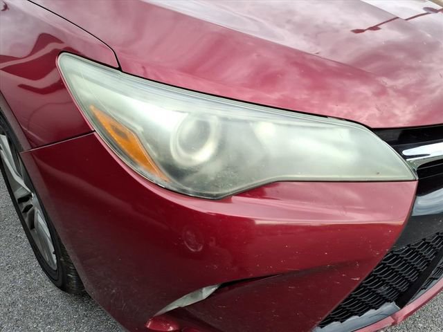 Used 2015 Toyota Camry SE image 3