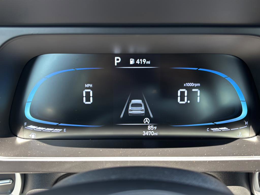 Used 2025 Hyundai Elantra SE FWD image 24