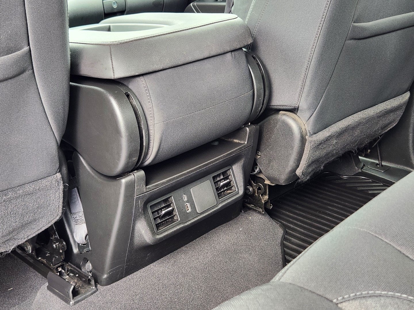 Used 2024 Chevrolet Silverado 1500 Custom AWD/4WD image 17