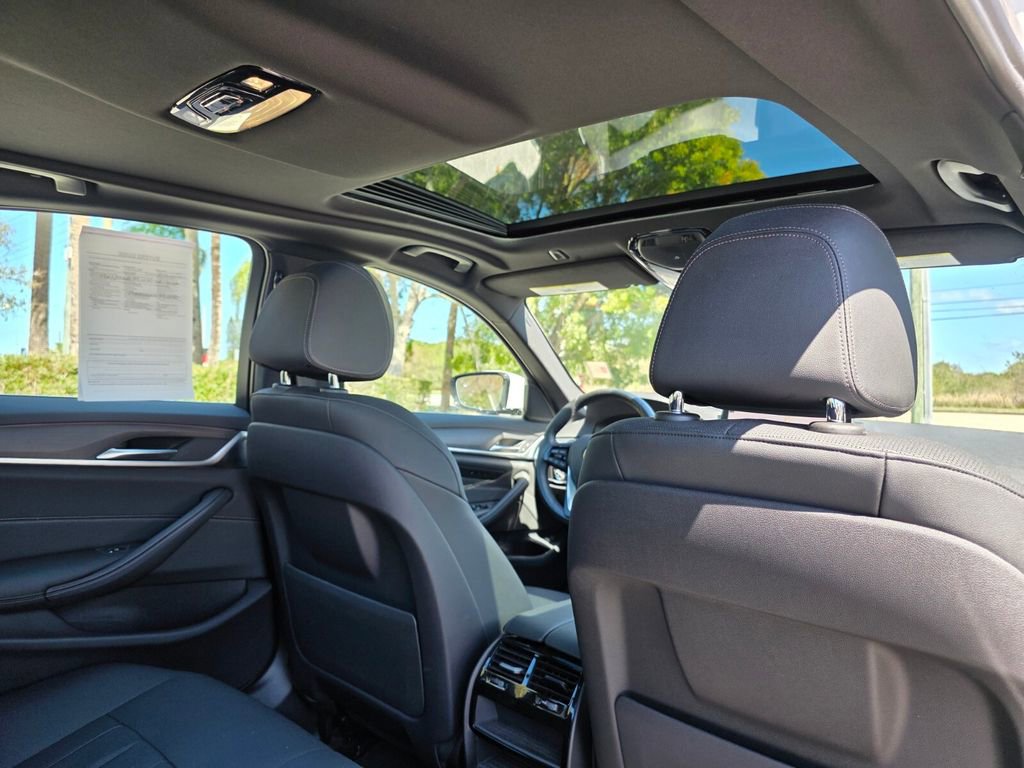 Used 2023 BMW 540i xDrive w/ Convenience Package image 12