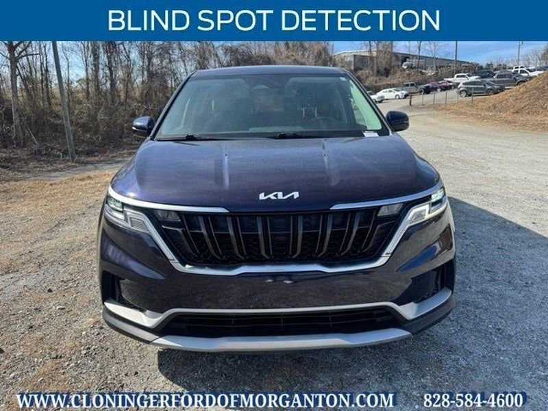 Used 2023 Kia Carnival LX image 36