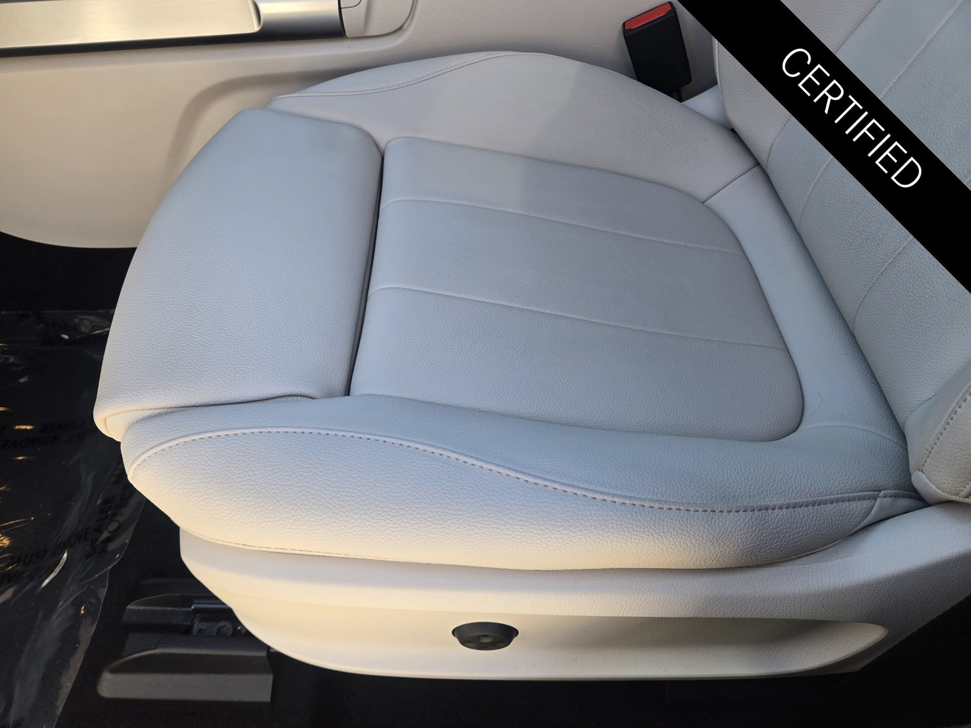 Used 2025 Mercedes-Benz EQB 300 4MATIC image 21