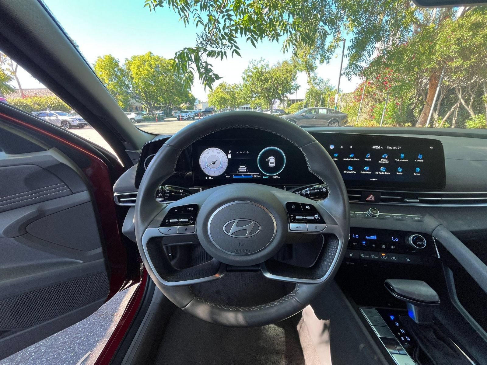 Used 2025 Hyundai Elantra SEL FWD image 35