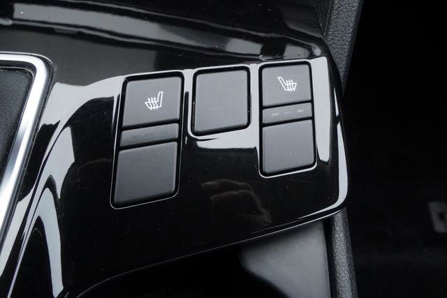 Used 2023 Kia Sportage EX image 25