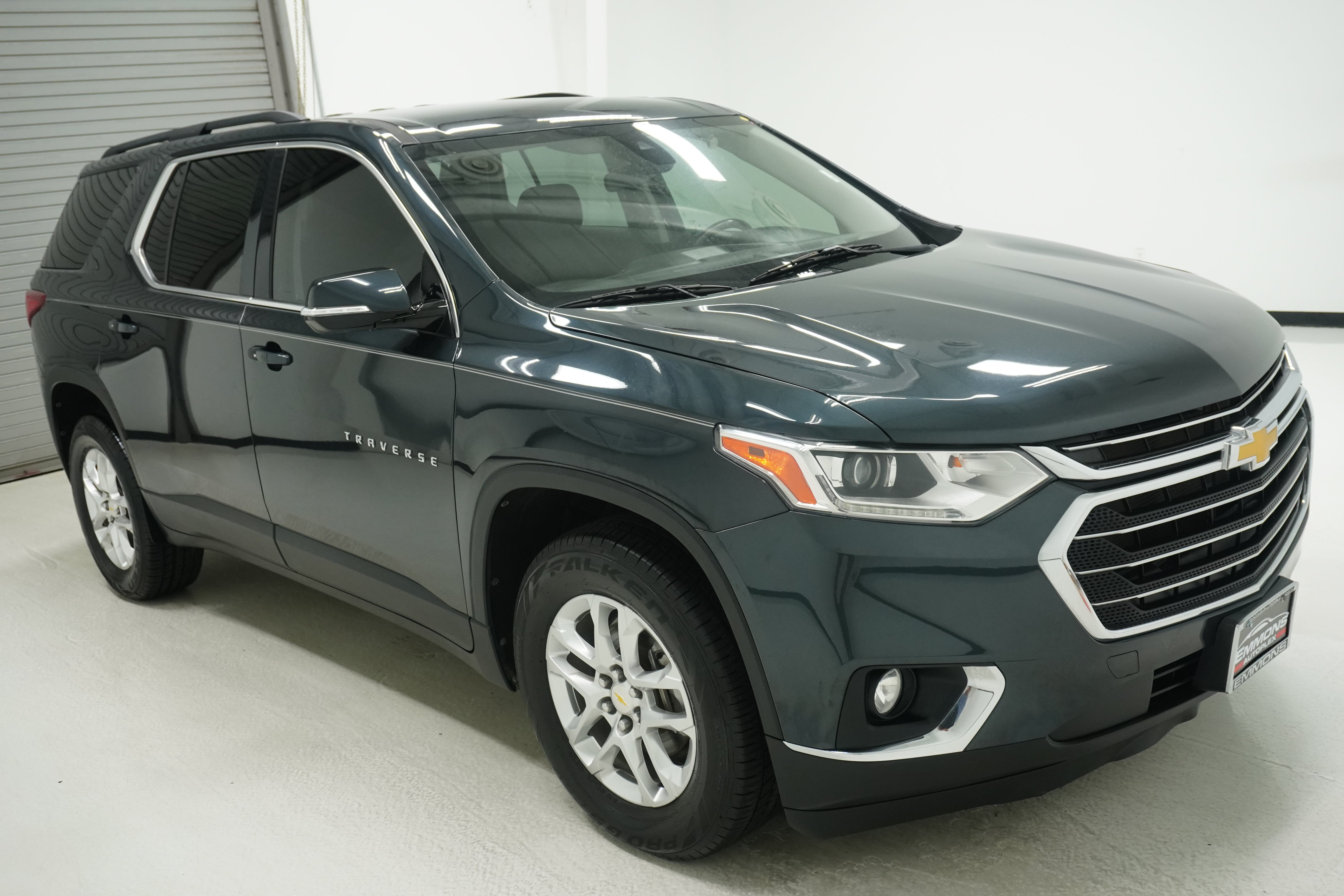 Used 2020 Chevrolet Traverse LT FWD image 3
