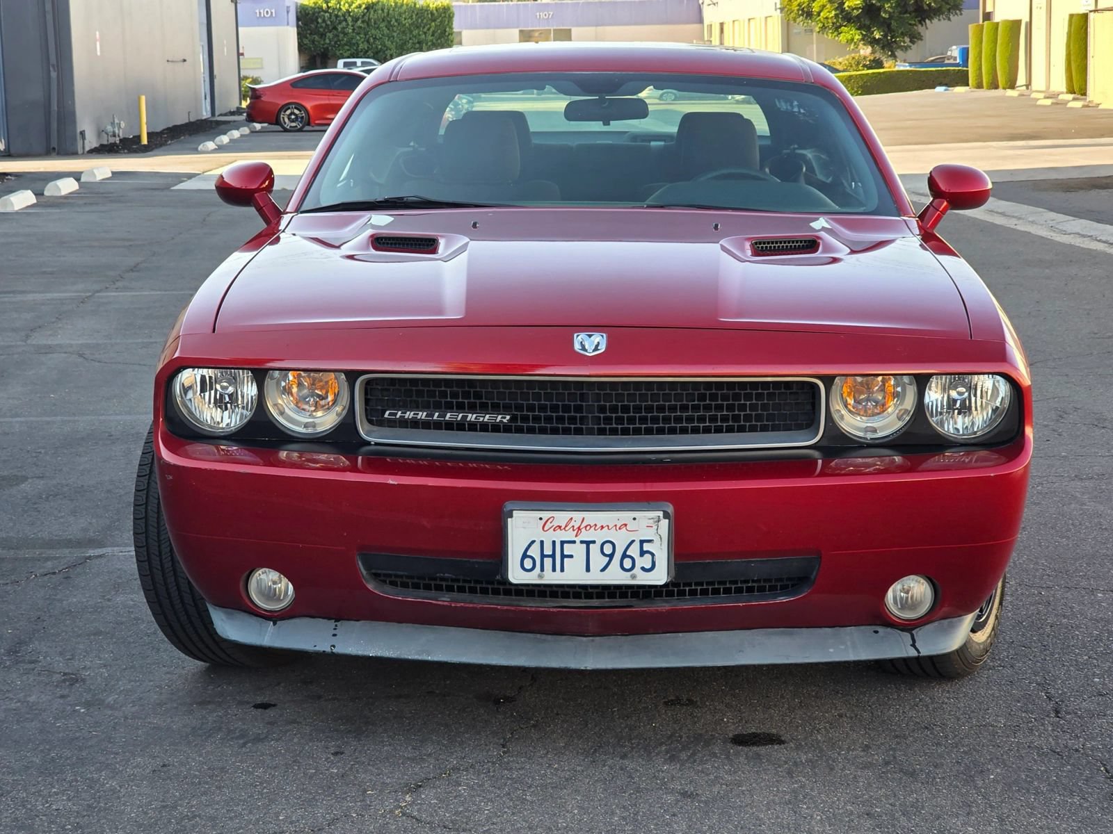 Used 2009 Dodge Challenger SE RWD image 2