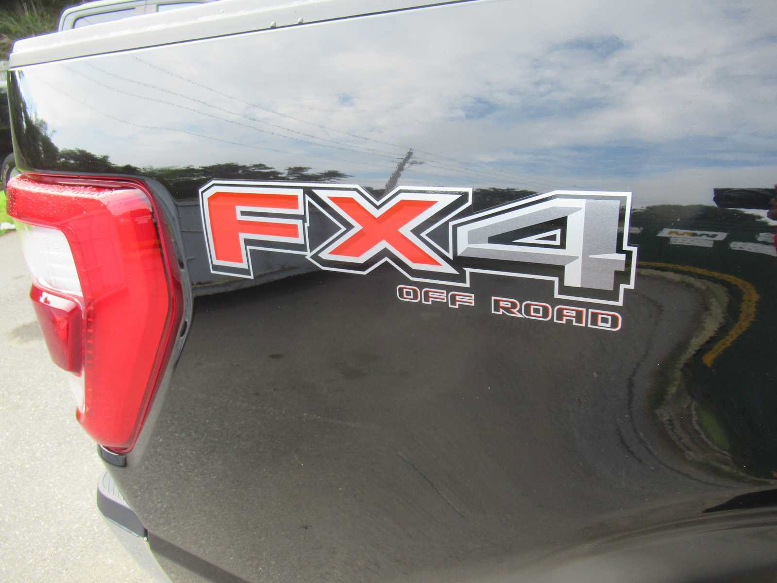 Used 2023 Ford F150 Lariat w/ Trailer Tow Package AWD/4WD image 13