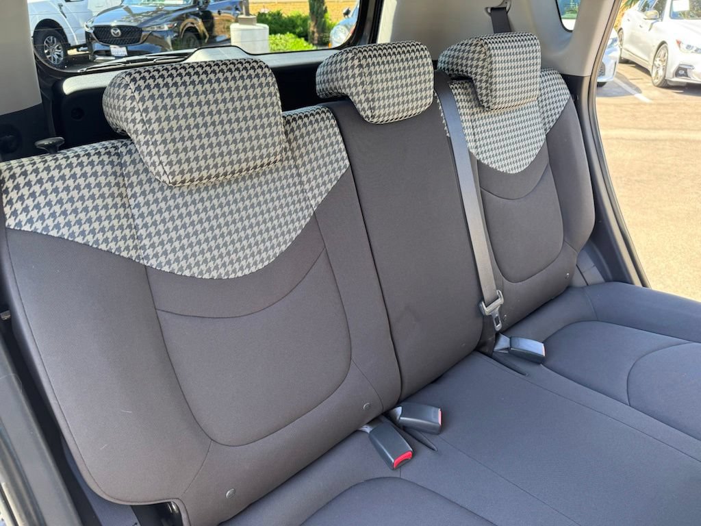 Used 2010 Kia Soul ! FWD image 21