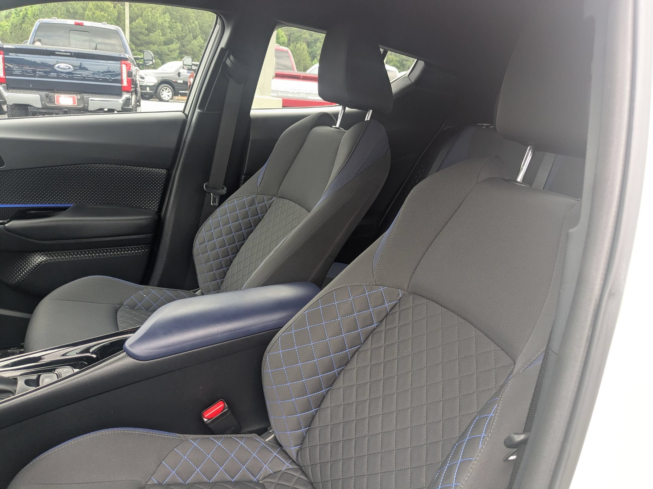 Used 2021 Toyota C-HR XLE FWD image 14