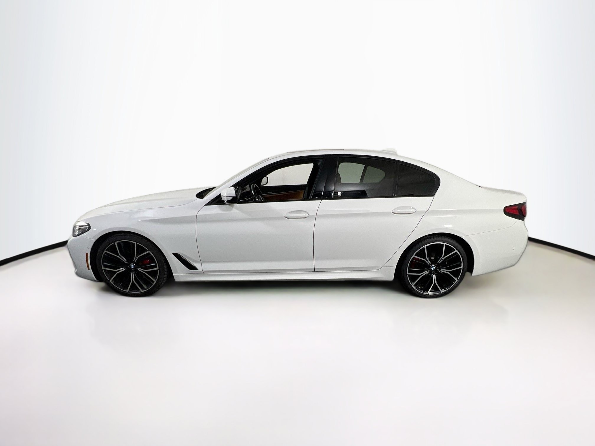 Used 2022 BMW 530i w/ M Sport Package RWD image 8