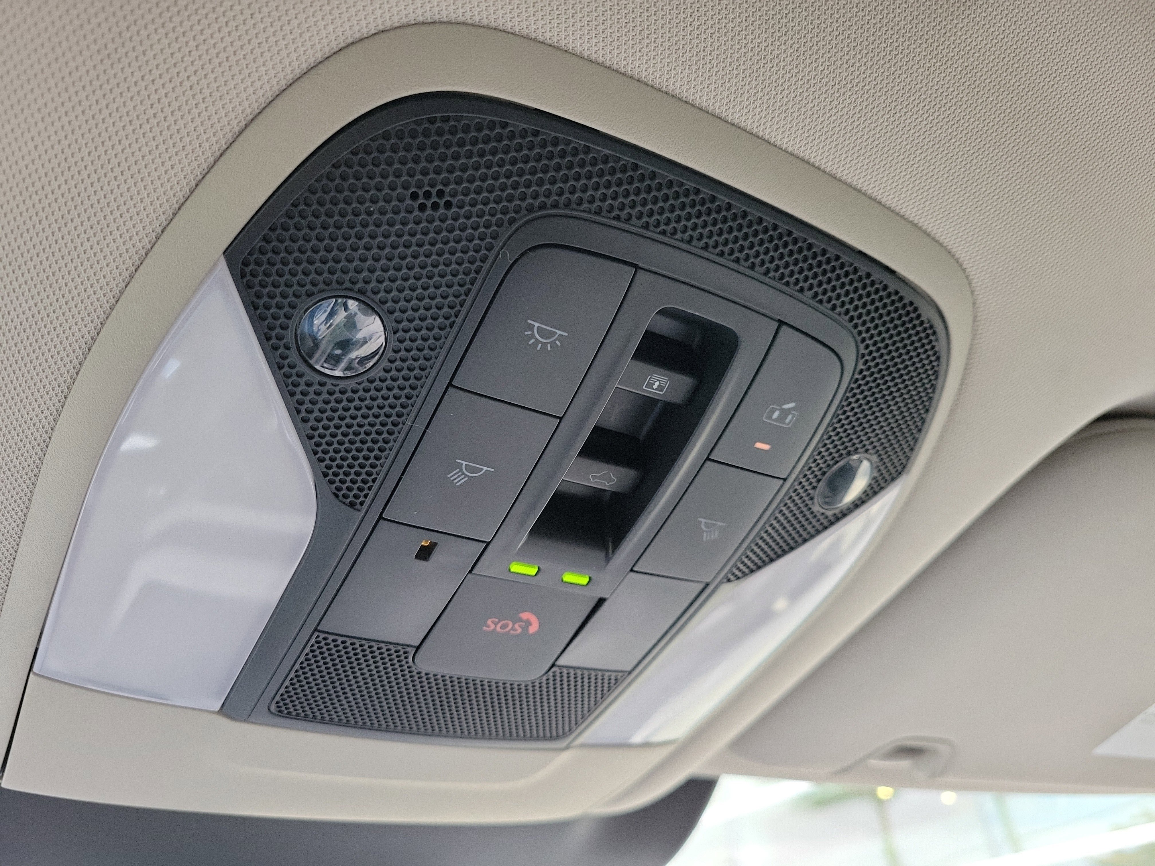 New 2026 INFINITI QX60 Luxe w/ Family Package image 18