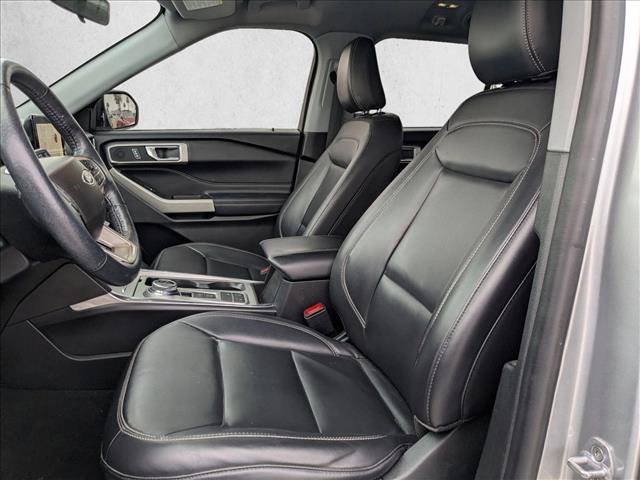 Used 2022 Ford Explorer XLT w/ Equipment Group 202A image 13