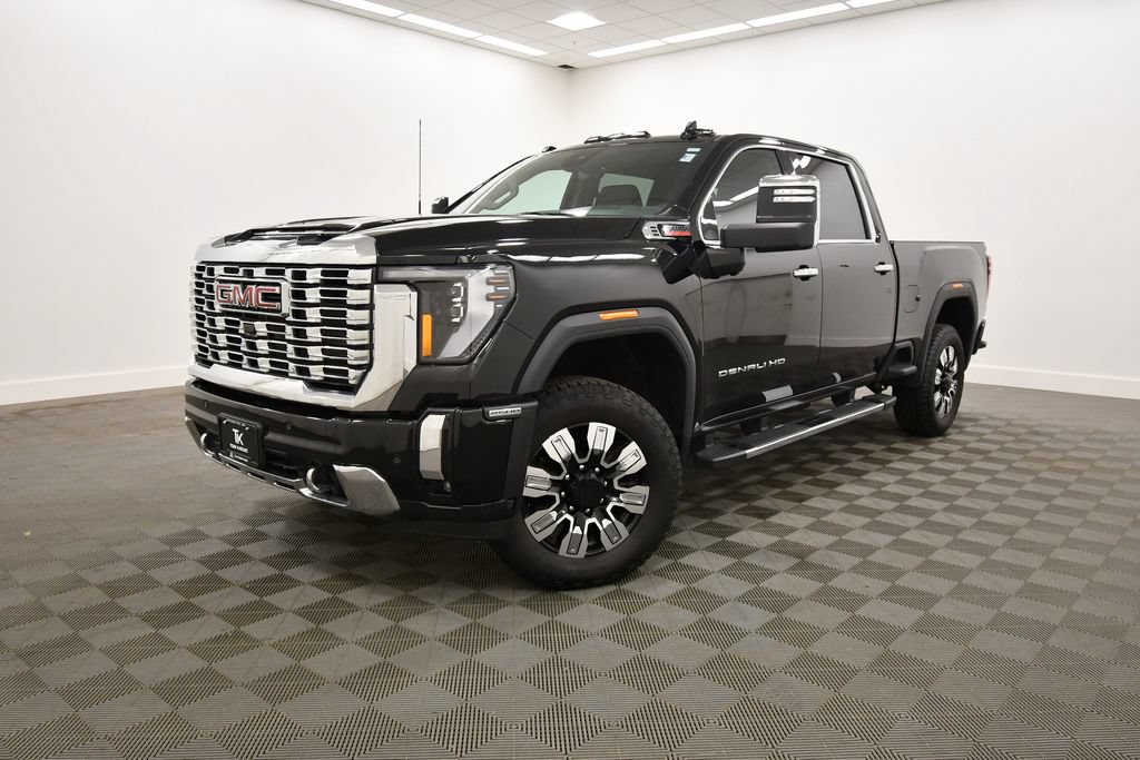Used 2025 GMC Sierra 2500 Denali w/ Technology Package AWD/4WD image 2