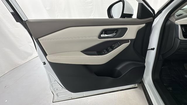 Certified 2025 Nissan Rogue SL image 19