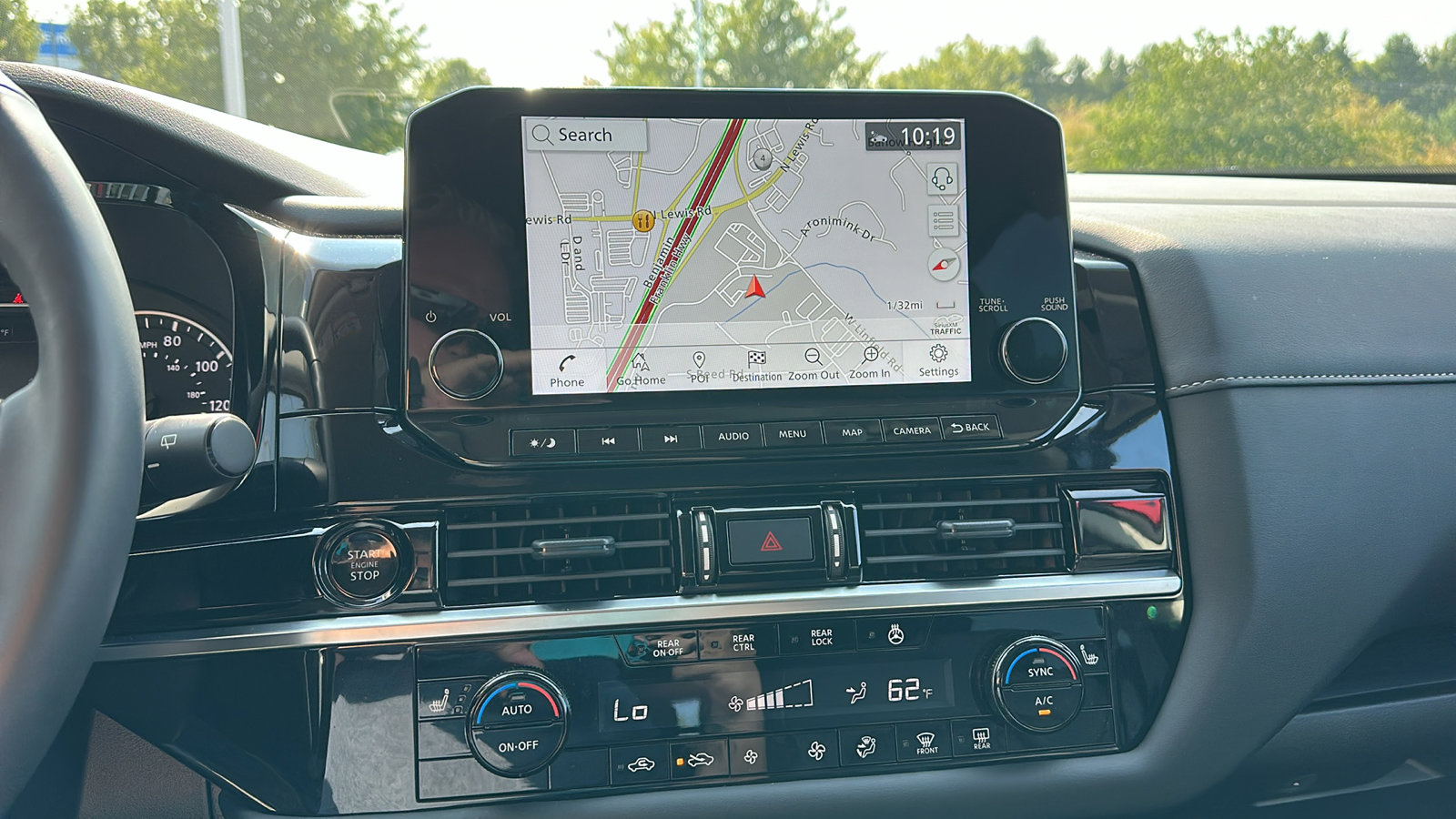 Certified 2025 Nissan Pathfinder SL image 17