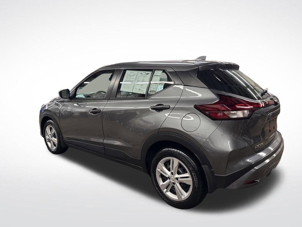 Certified 2025 Nissan Kicks Play S image 3