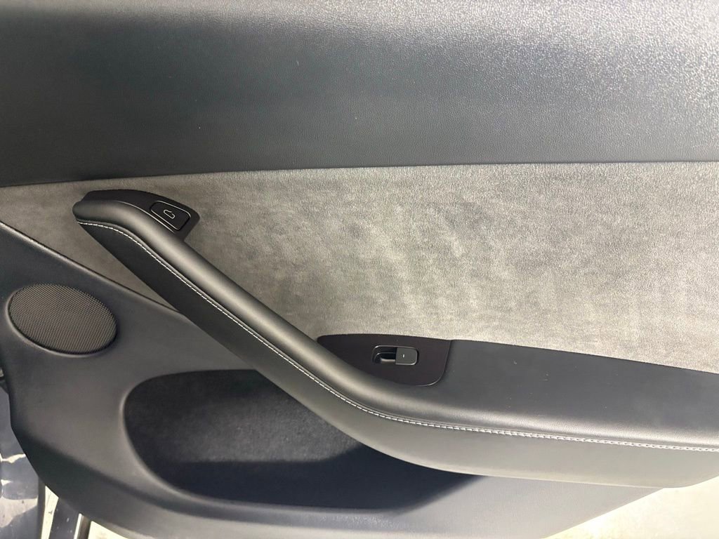 Used 2023 Tesla Model Y Long Range image 15