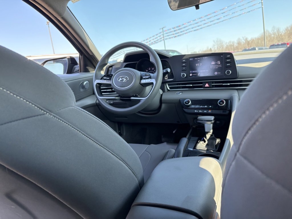 Used 2023 Hyundai Elantra SEL image 26