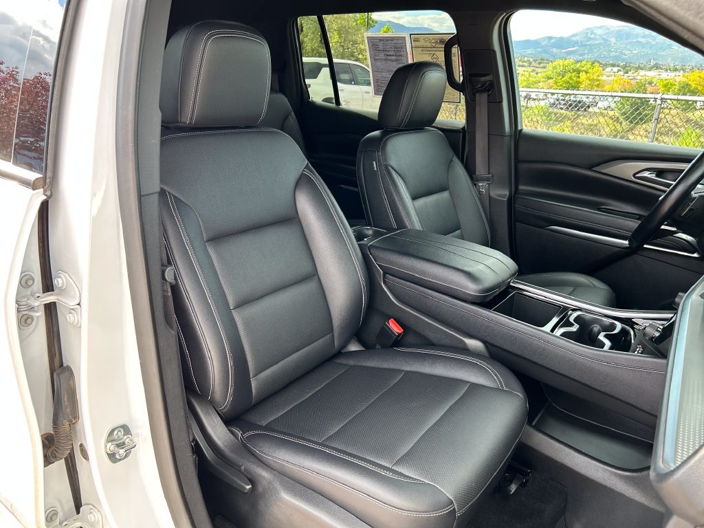 Used 2025 Chevrolet Traverse LT AWD/4WD image 19